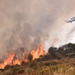 Έχει ξεφύγει η φωτιά στο Ξυλόκαστρο